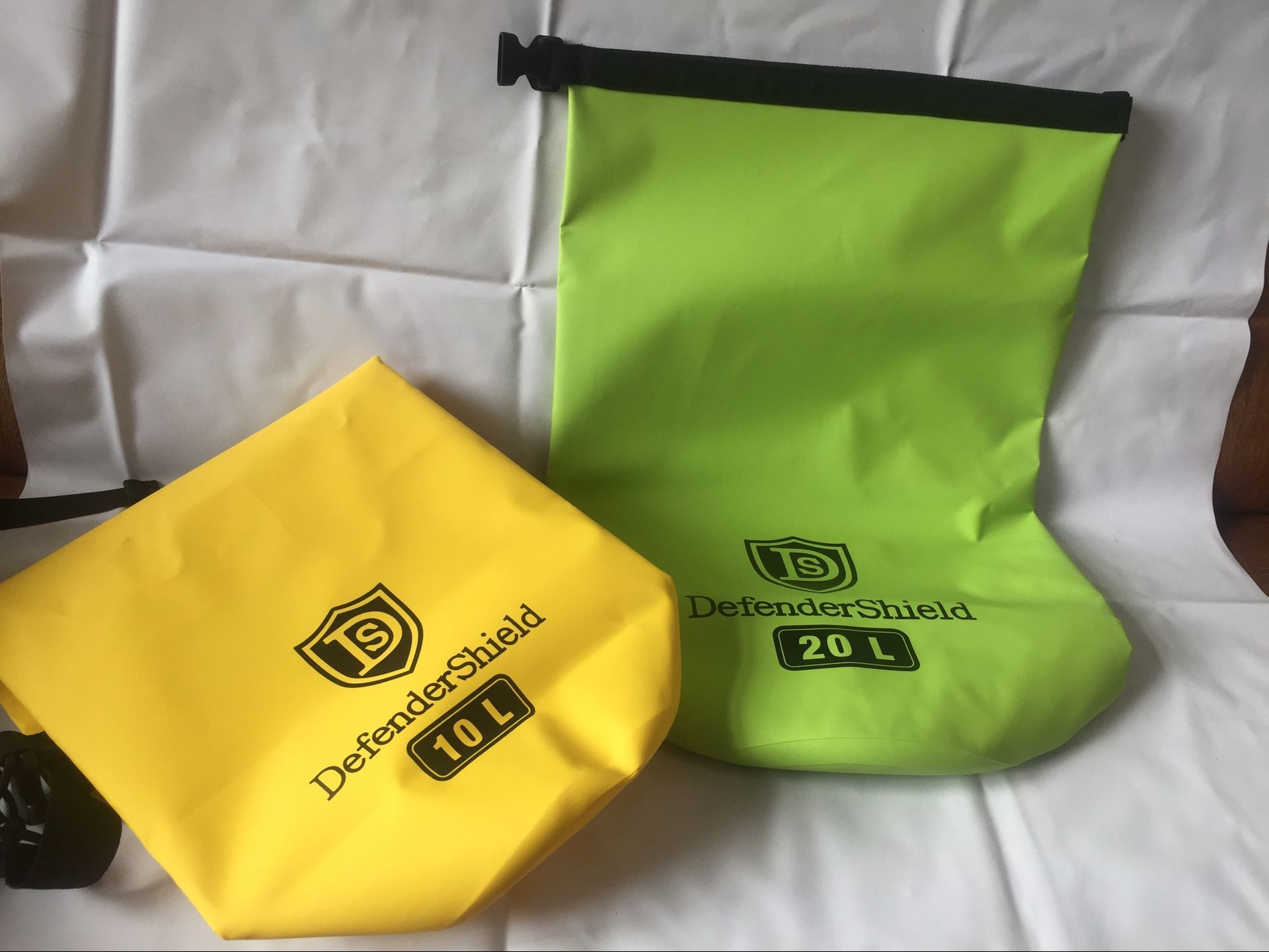 Yellow PVC Waterproof Phone Bag , Travel Round Backpack Waterproof Beach Phone Bag