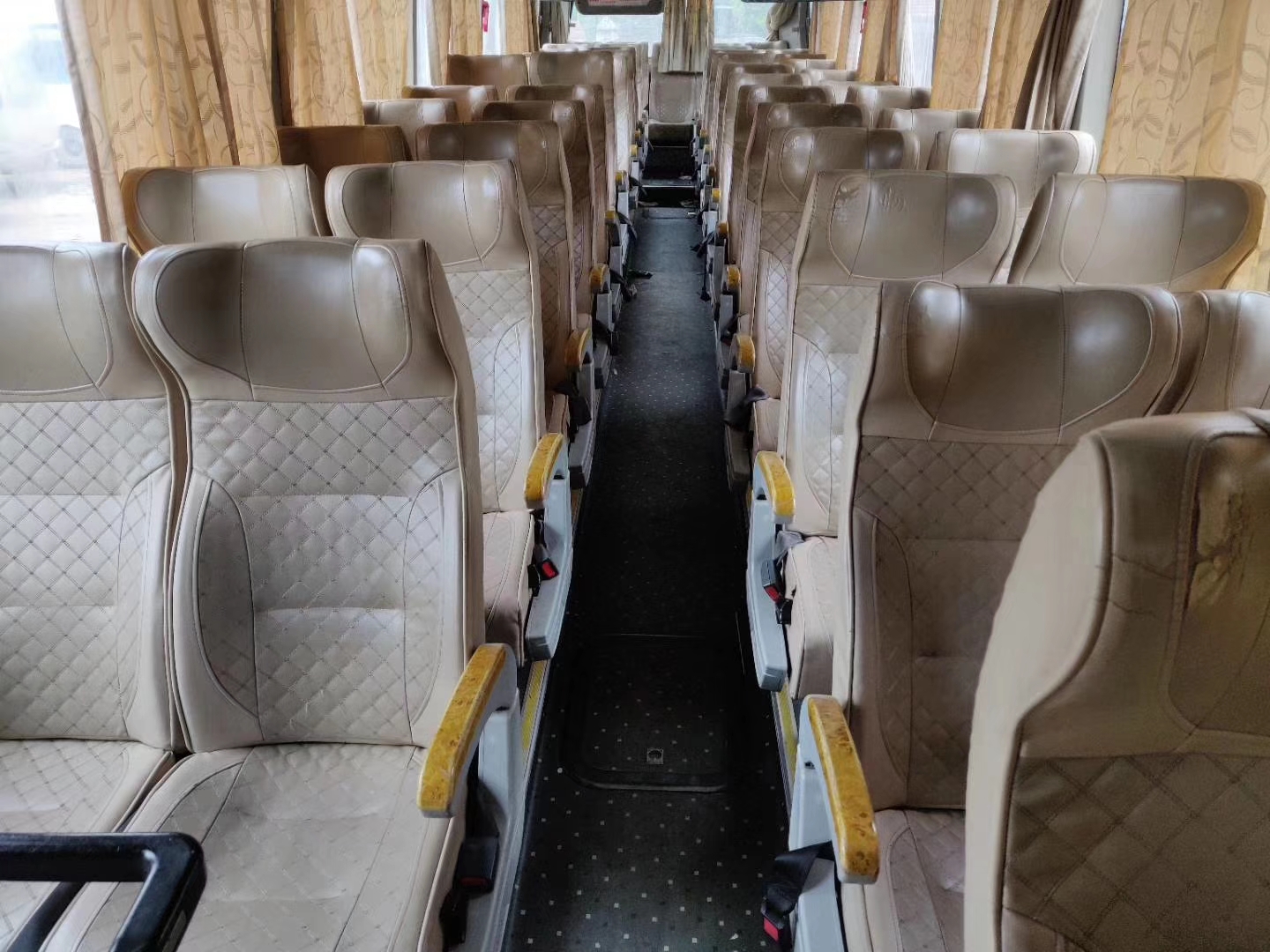 Used Buses and Coaches 50-60 Seater King Long Bus Coach to Meet Customer Requirements