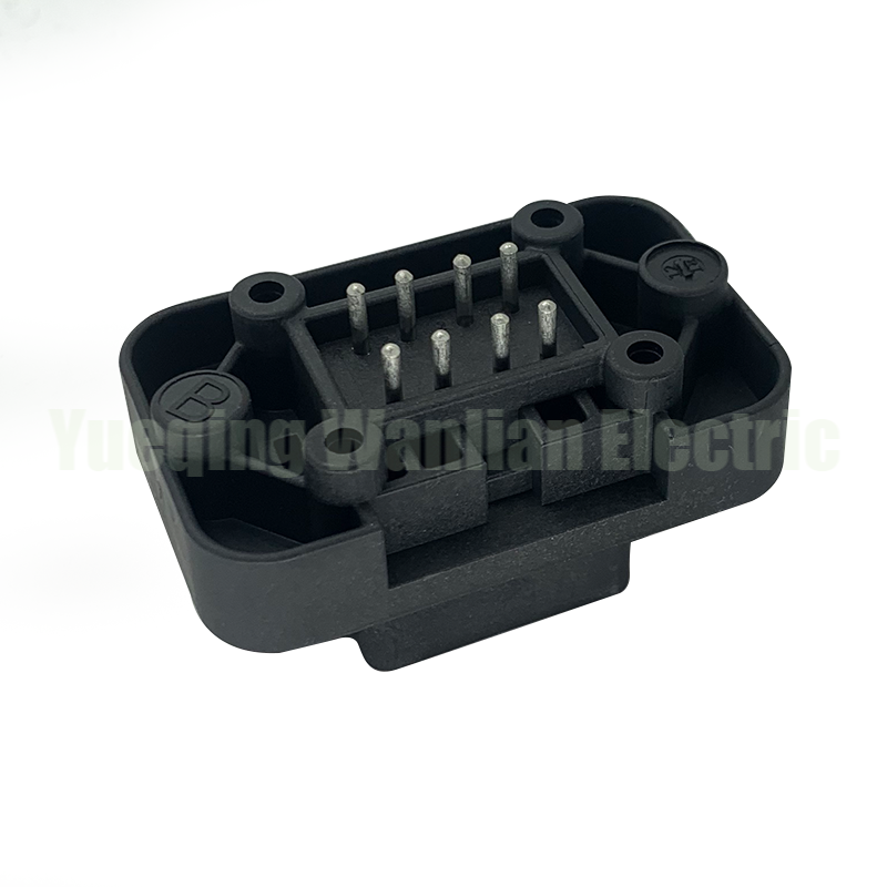 8 Pin DT15-8PB Automotive Waterproof Connector straight pin holder PCB solder panel end socket connector