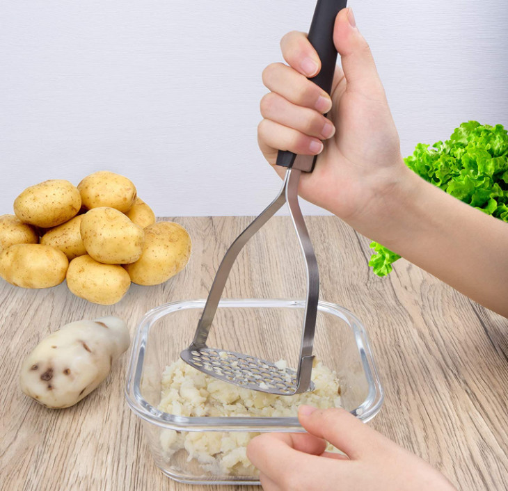 Slipproof Kitchen Gadget Tools Potato Masher Perforated OEM Available