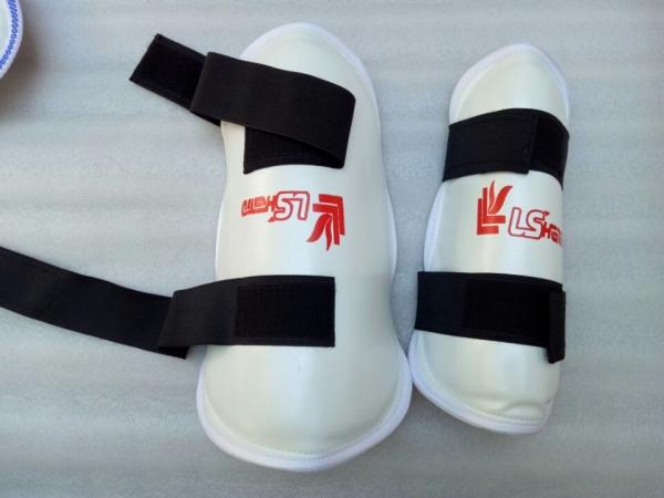 Buy cheap Leather Head Guards , karate, Martial Arts , Boxing , MMA , Sparring gear from wholesalers