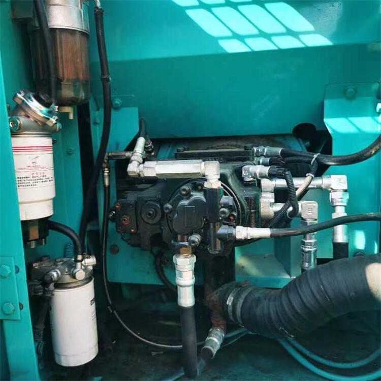 Japan Made Kobelco SK140 Excavator with Original Hydraulic Valve and Mitsubishi Engine