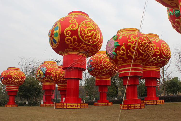 Eco Friendly Red Lantern Silk Material Hand Made Chinese Festival Lantern