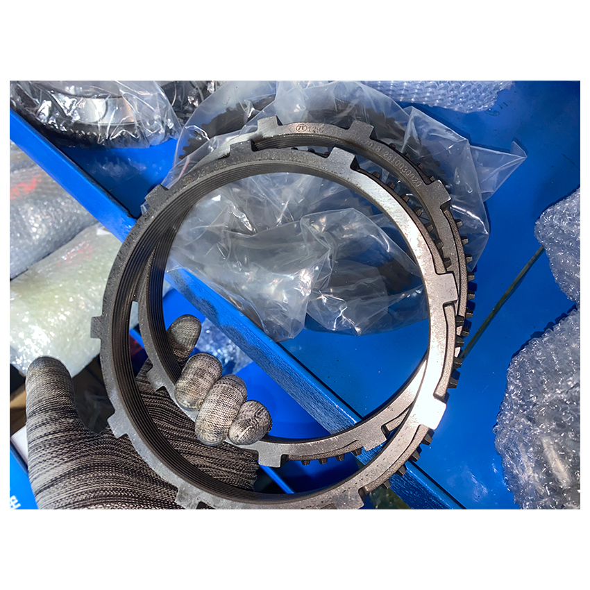 SINOTRUK CNHTC 1297 333 137 Gearbox Parts Synchronizer Ring for Heavy Duty Trucks