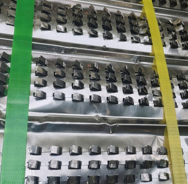 Formwork Hot Dipped Galvanized Steel Stucco Wire Mesh Flat Rib Metal Lath 0.45m