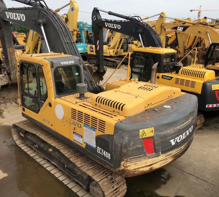 Middle Korean Original 24 Ton EC240B Used Excavator in Shanghai with 134kw Engine Volvo