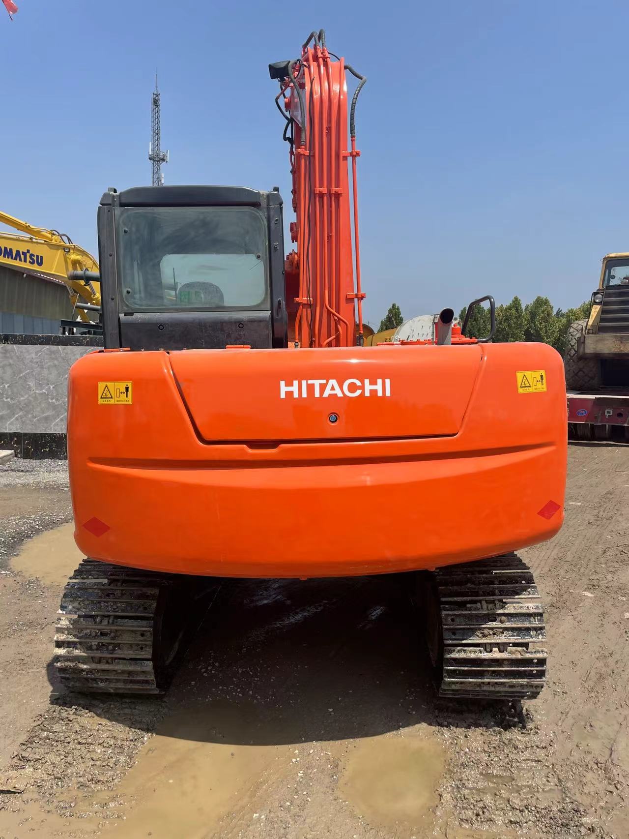 Lowest price used excavator 90% new made in Japan HITACHI ZX70 excavator hitachi70 used excavator
