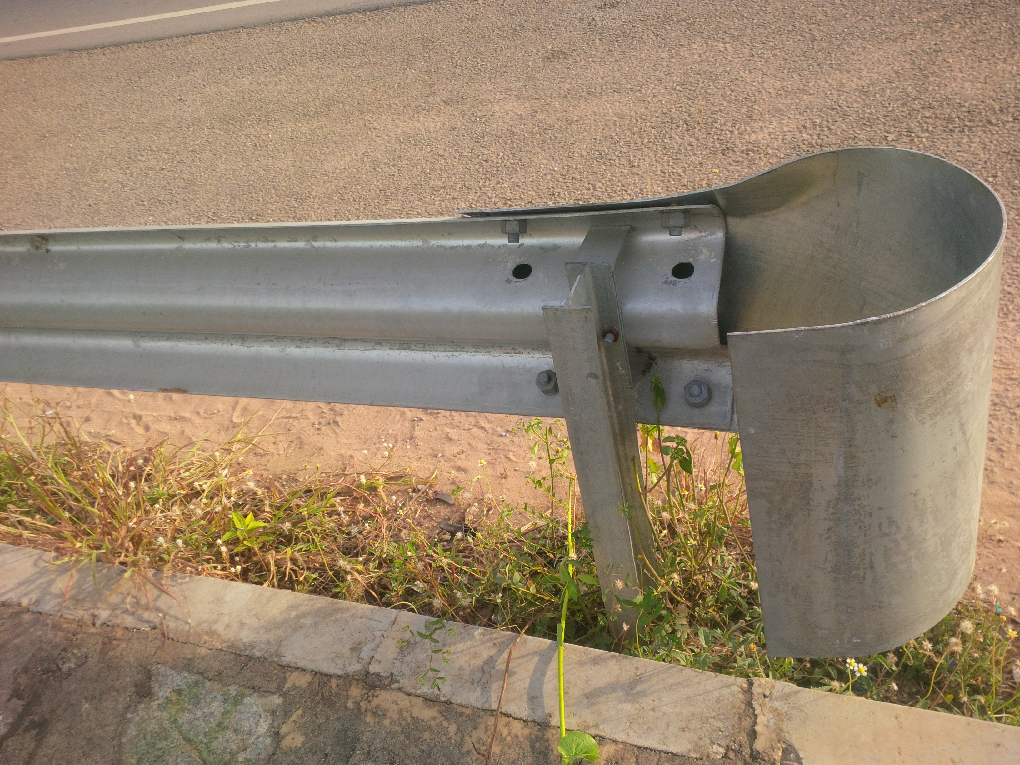 ISO 9001 W Beam Anti Collision Guardrail Galvanized Steel Highway Guardrail