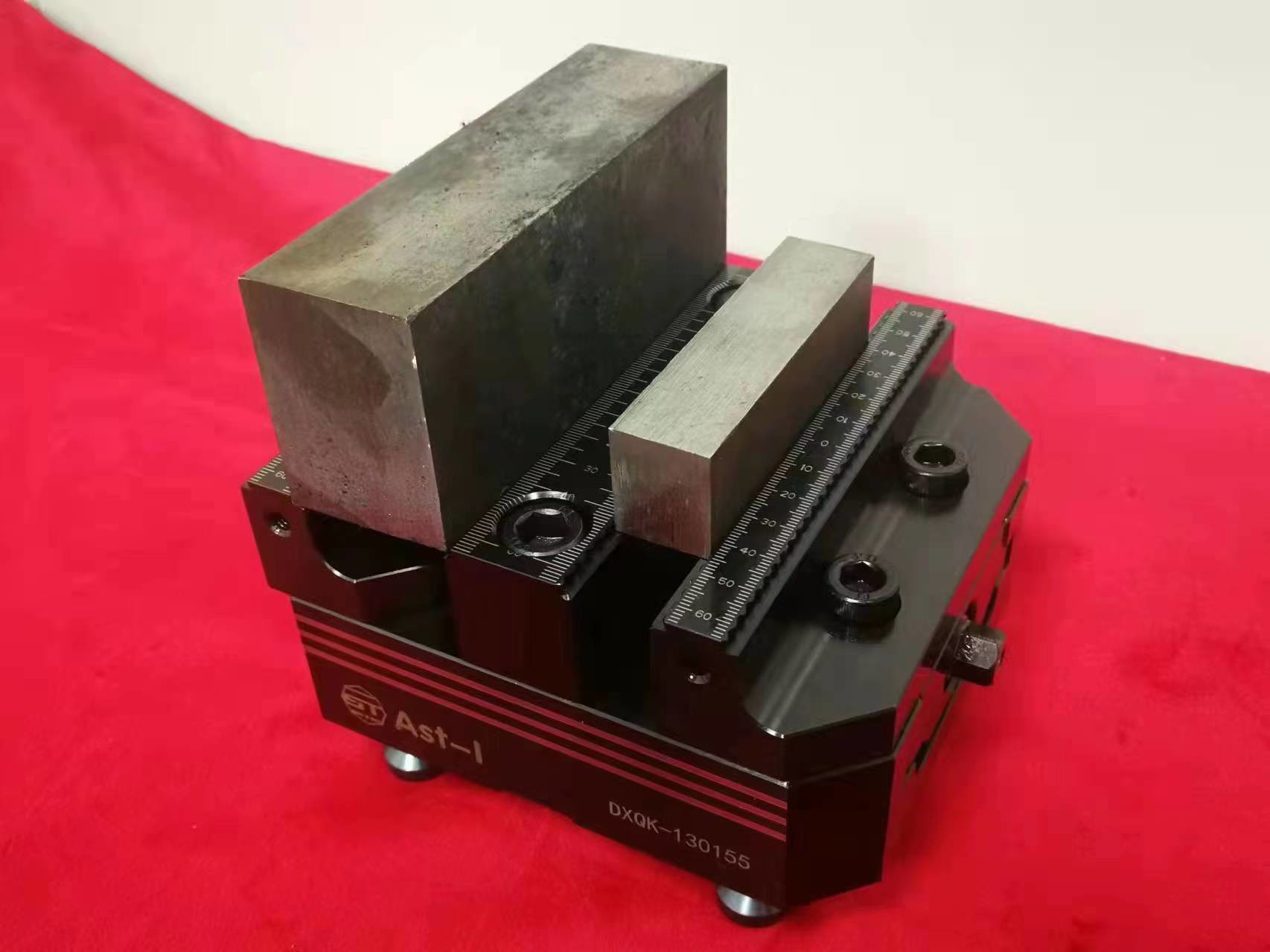 Flexible 4th Axis Fixture / Axis Vise For Cnc Milling Machine 75150D