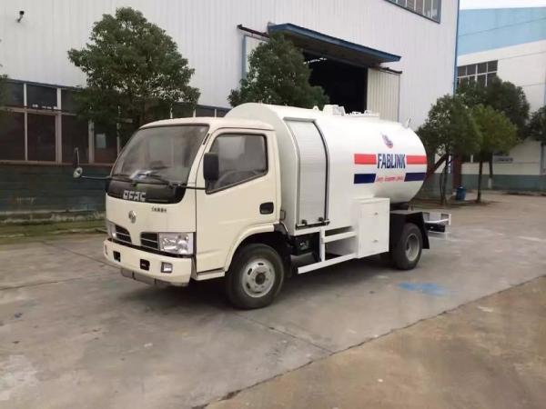 Buy cheap 2.5MT Bobtail Propane Truck , Dongfeng 4X2 Small Cylinder Filling Fuel Bowser Truck from wholesalers