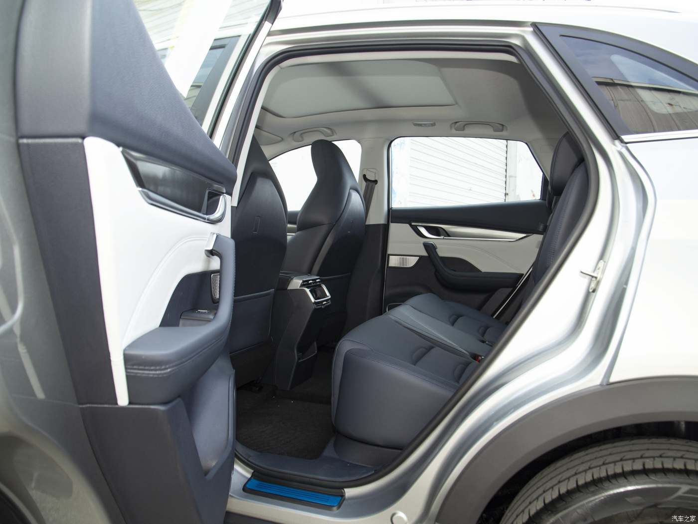 2023 New Electric Vehicle WM Motor EX5 460KM Range 0.67H Fast Charge 4WD Used Car for Sale