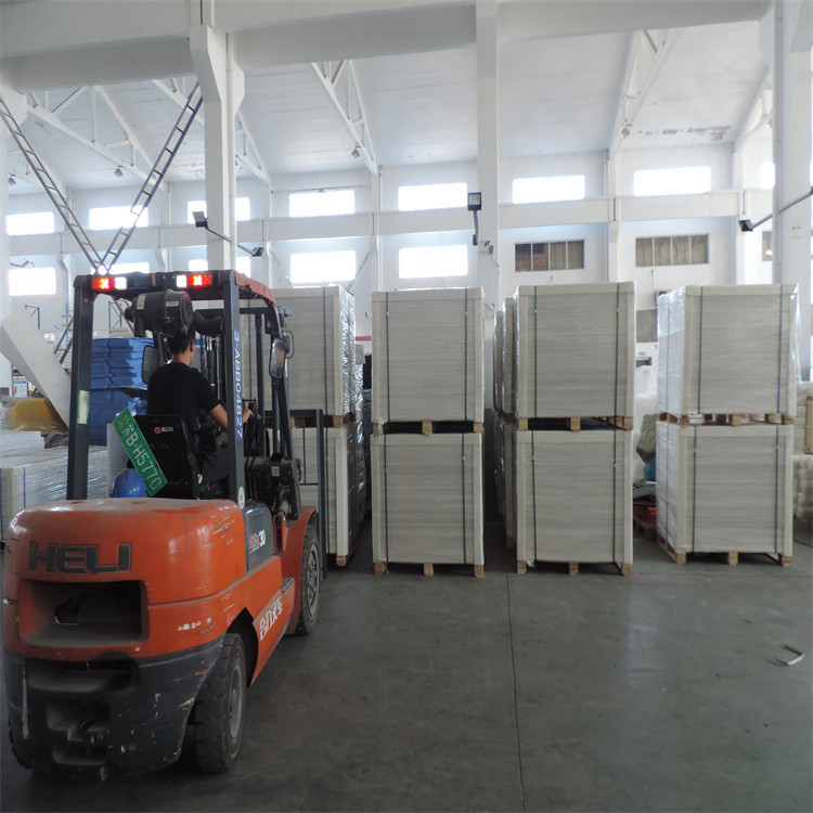 Outdoor Corrugated Plastic Sheets 4x8' Waterproof Customized Color 1860 X 1050 Mm