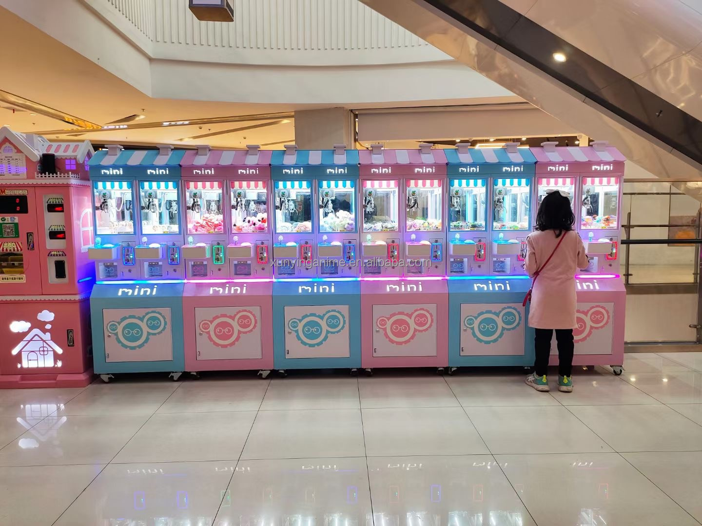 Mini 116 USD Claw Machine with Metal Acrylic Plastic Construction Table Top Design