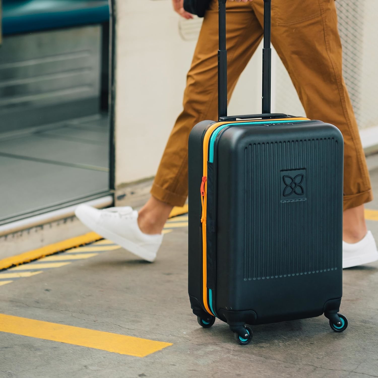 22 Inch Travel Hardside Luggage, Durable Hardshell Luggage, Lightweight Rolling Luggage for Women, Carry On Luggage