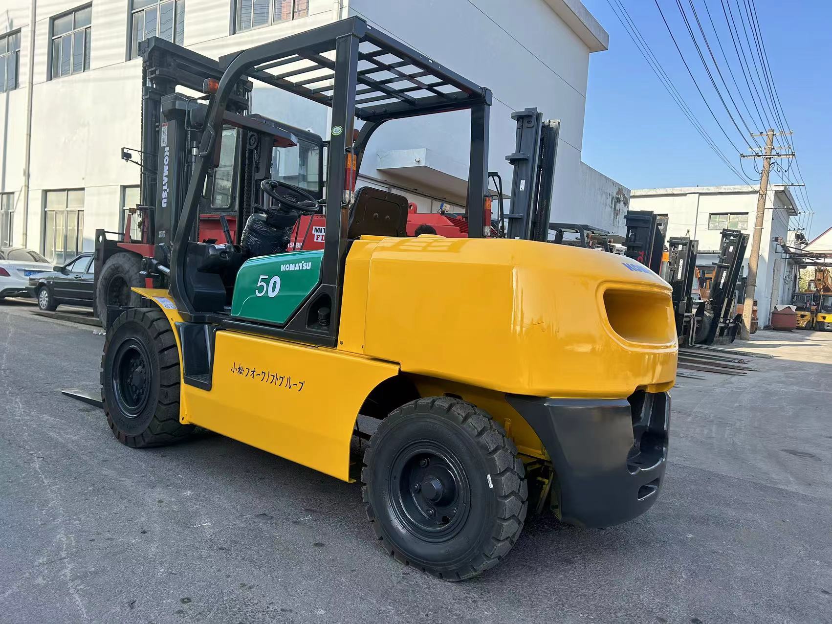 Secondhand Komatsu 50 Forklift 5 Tons 3 Meters Diesel Lifting Machine Komatsu TCM Toyota Forklift