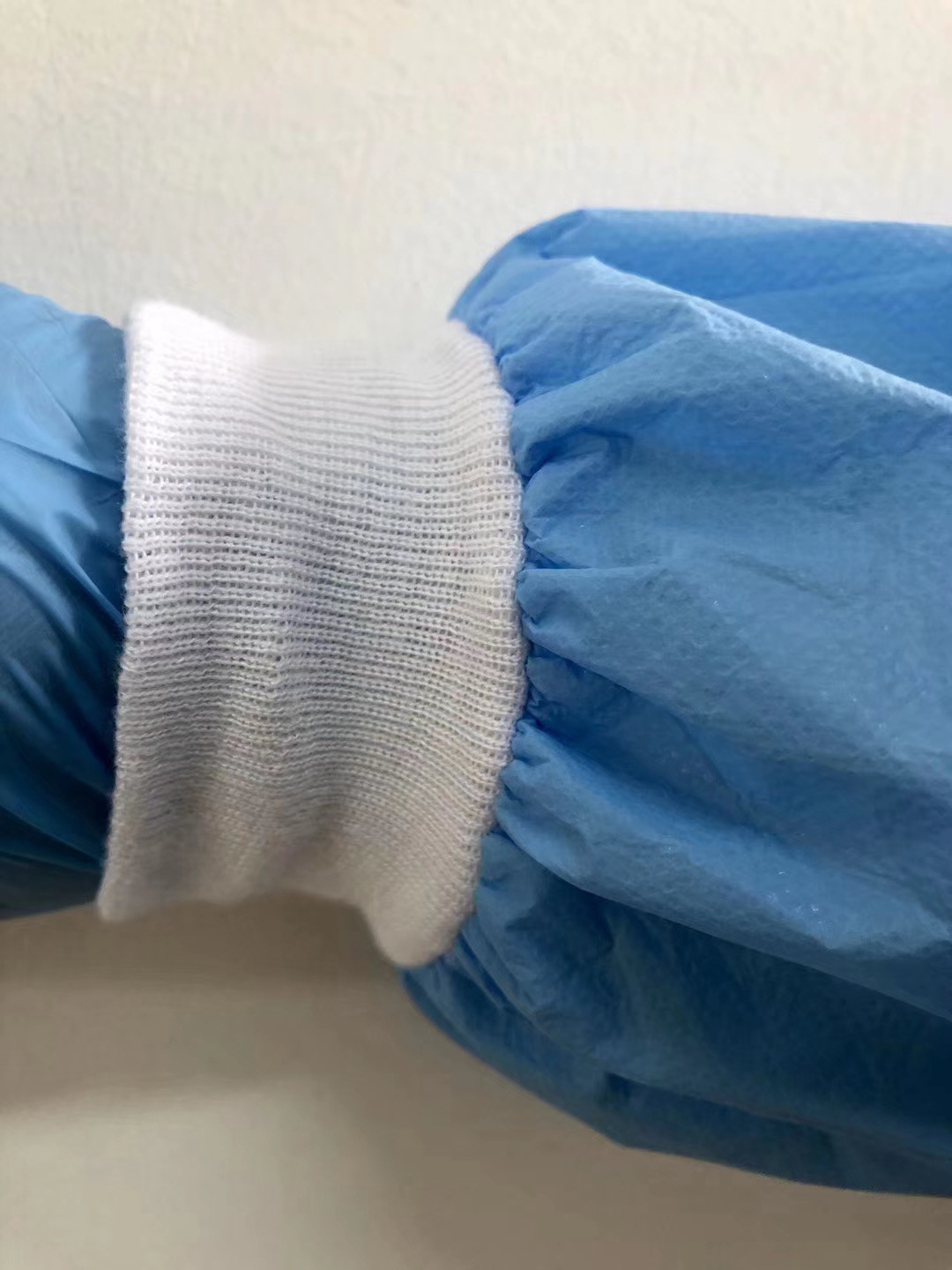 Sterile Surgical Gowns Factory Liquid Proof AAMI level 3 Surgical Isolation Gowns SMS45g for Hospital Use
