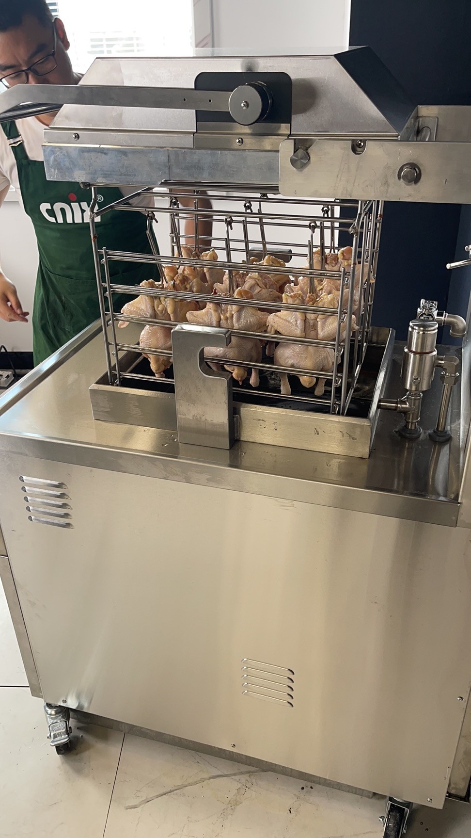 8HD Electric 17KW 380V 55L 5 Fry Tray Big Productivity Broaster Chicken Pressure Fryer