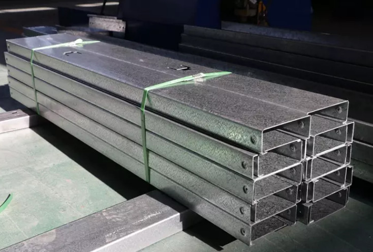 China Factory Prefabricated Luxury Light Steel Prefab Villa/Light Steel Frame Houses For Sale