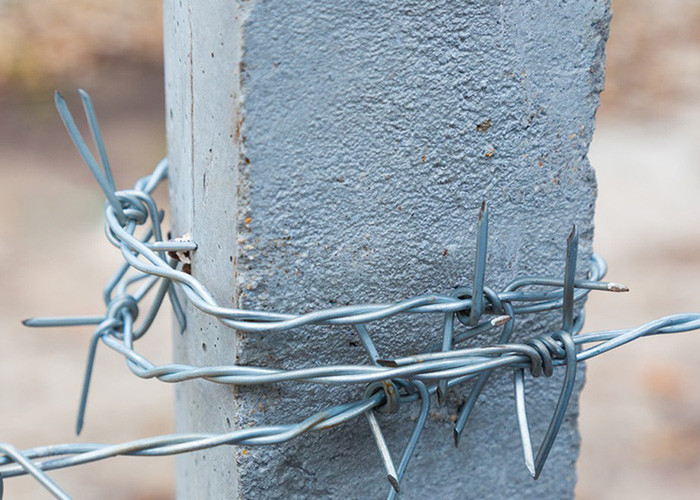 Garden Anti-Theft 50kg Double Strand Traditional Twist Barbed Wire Roll