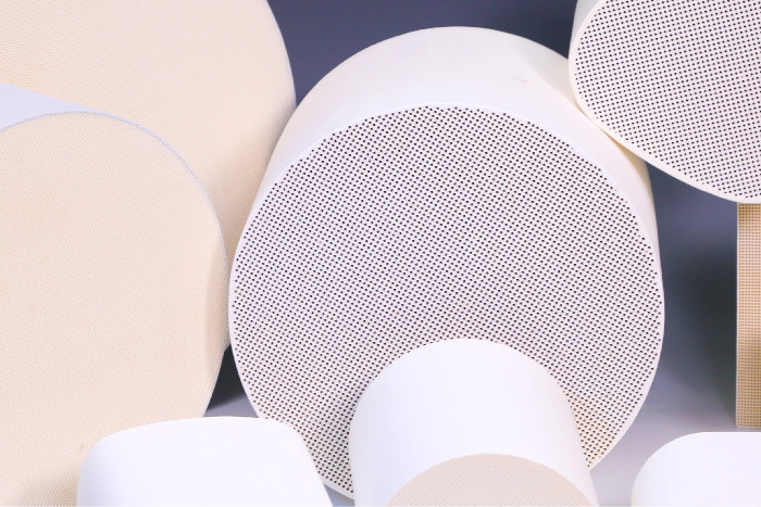 Cordierite Ceramic Honeycomb Substrate For Car Exhaust Gas Purifier