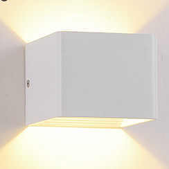 500lm Iron Aluminum 2 Face Glowing 2*3w/2*6w LED Wall Lamp Ideal for Indoor and Outdoor