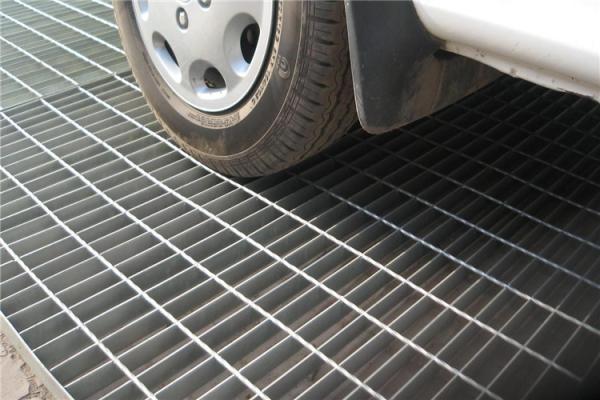 Buy cheap 30mm Bearing Steel Walkway Mesh Square Galvanised Walkway Grating from wholesalers