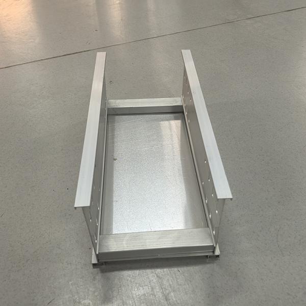 Buy cheap Anodizing Aluminum Cable Tray Medium Duty Width 100mm-1000mm For Indoor Outdoor from wholesalers