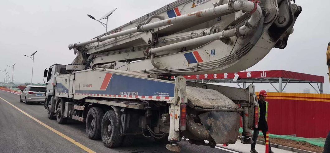 Zoomlion Heavy Equipment for Ready Mix 52 Meter Concrete Pump Truck