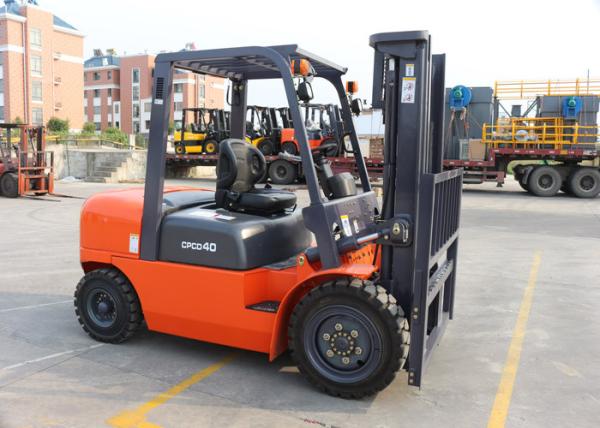 Buy cheap 4 Ton Balance Weight Type Diesel Forklift Truck With 3M Lifting Height Wholly Integrated Frame from wholesalers