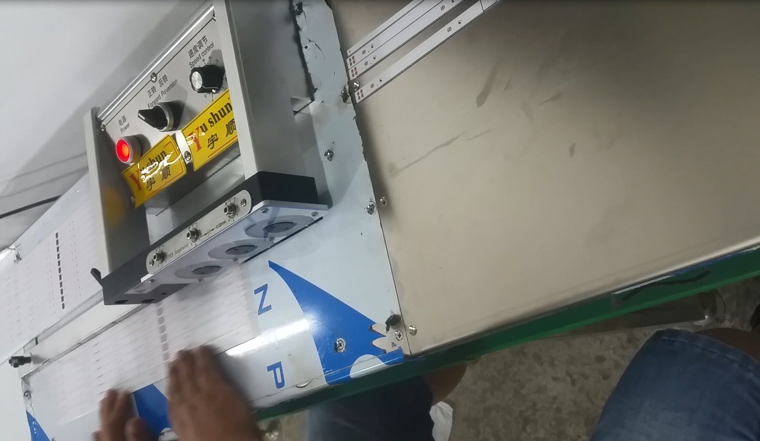 60W V Cut Pcb Depaneling Machine Web Guide Up And Down 2 Circular Blades