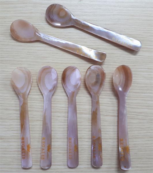 Buy cheap Special Color Brown Natural Mother Of Pearl Caviar Spoon 4.7 Inch And 5.1'' Available from wholesalers