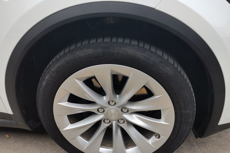 NEDC 575km Range New Automobile Electric Car Electic Vehicle