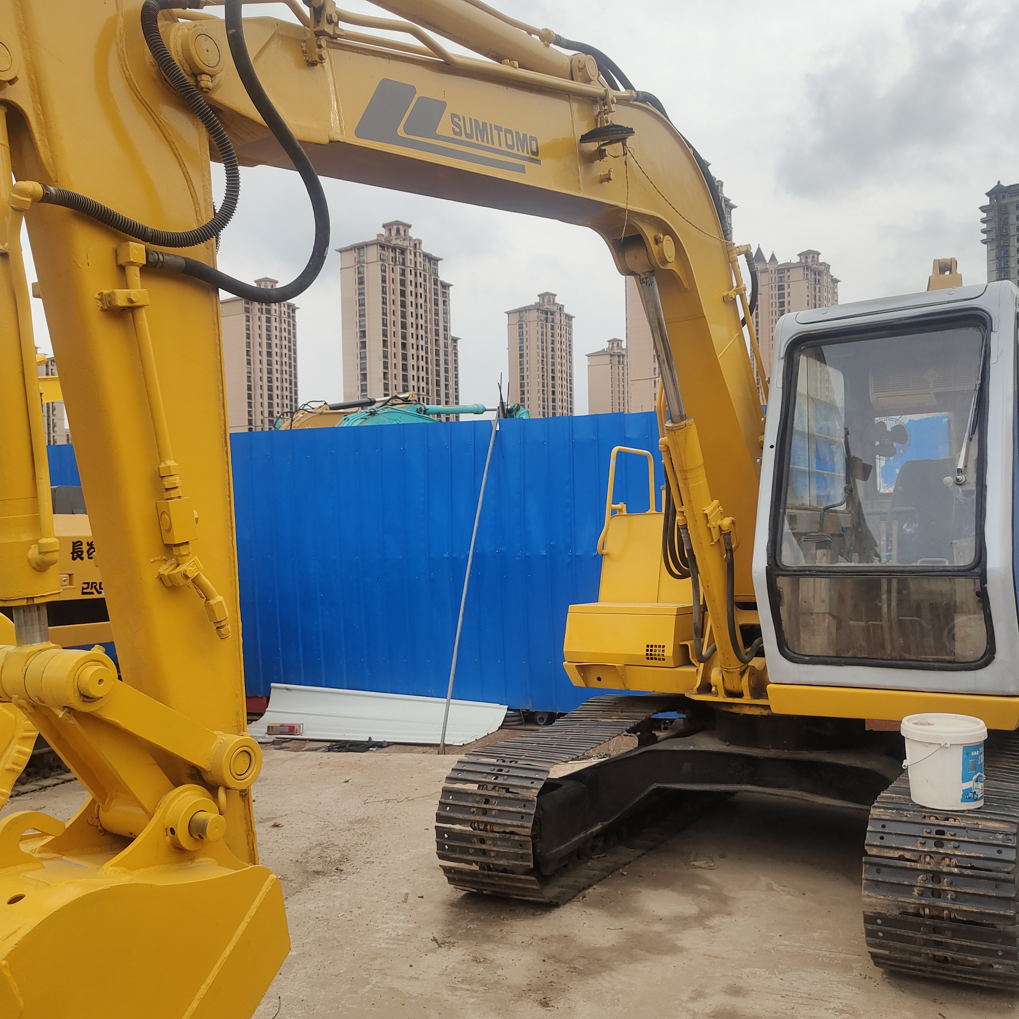 Used Sumitomo Sh160 Excavator Available Looking For Its Next Owner , Check It Out