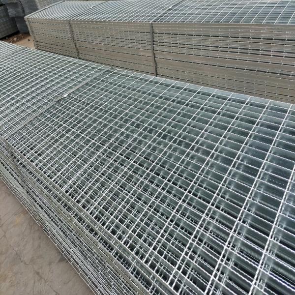 Buy cheap Stainless Serrated Galvanized Grating Fence Drainage Channel from wholesalers