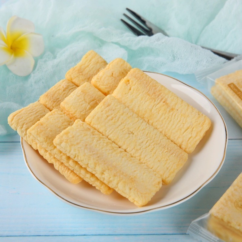Korean Crisp Delight: Non-Fried Rice Crackers with Buttery Egg Taste