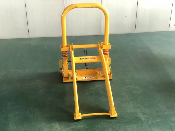 Buy cheap Rubber Sheets Friction Vehicle Security Barriers On Low Speed Roads from wholesalers