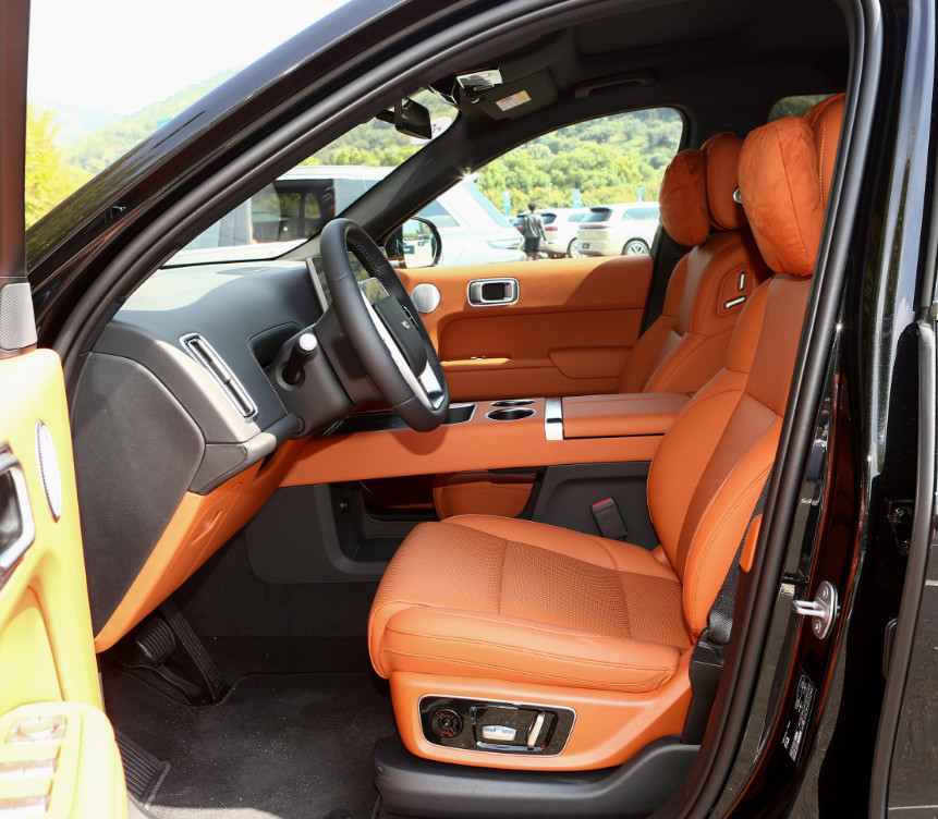 2023 Popular LI L8 Pro Extended Range Electric 6 seats SUV 2 motor Ternary lithium