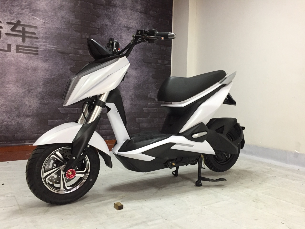 City Coco Harley 60v Electric Scooter 1500w 3000w 20AH/28AH Lithuim Battery Lead Acid