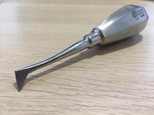 Stainless Steel Dental Root Elevator Cryer Type 680 / 20 Right Side Silver