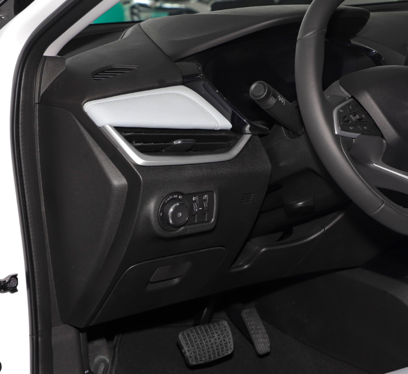 Electric Chevrolet MENLO 2022 Xinghe Version 518KM Compact Car