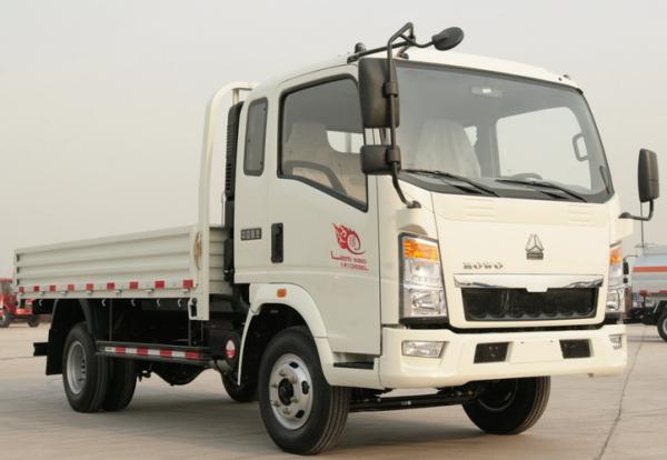 Buy cheap Used Small Trucks 4×2 Drive Mode Loading 4-6 Tons Right Hand Drive Sinotruck Howo Lorry Truck from wholesalers