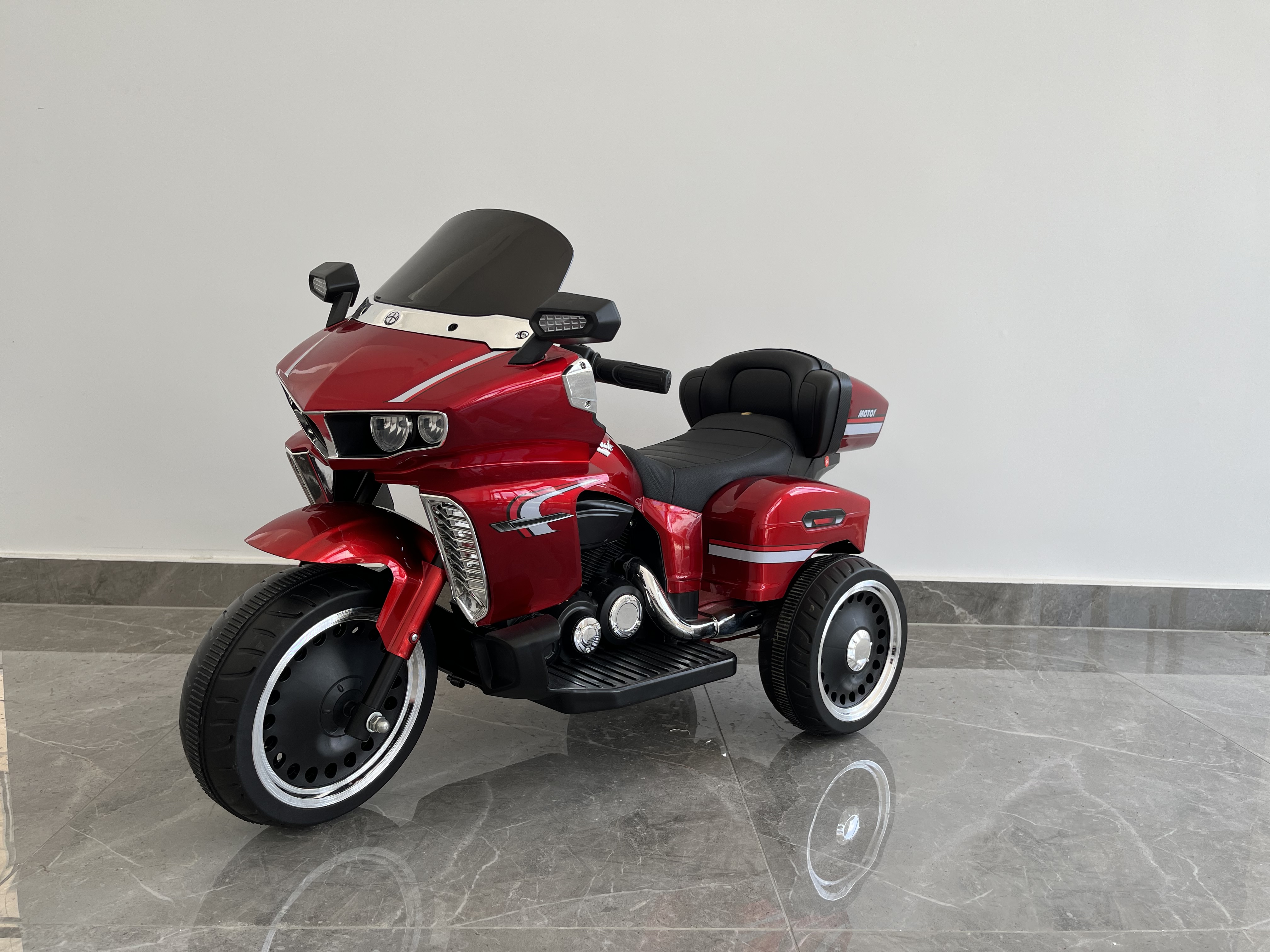 12V Ride On Car Electric Car Kids Motorbike for Children Boys Customizable and Durable