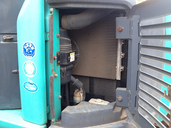Kobelco SK200 Used/second hand Crawler Excavator Japanese engine Kobelco75 SK75 Kobelco 75 on excellent condition