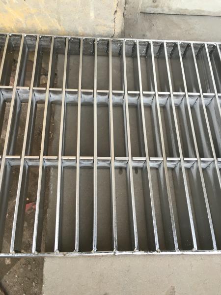 Buy cheap Heavy Duty Galvanized 1000x1000mm Steel Trench Grating from wholesalers