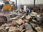 Horizontal Scrap Metal Shear With Feeding Conveyor 1200mm Blade Length