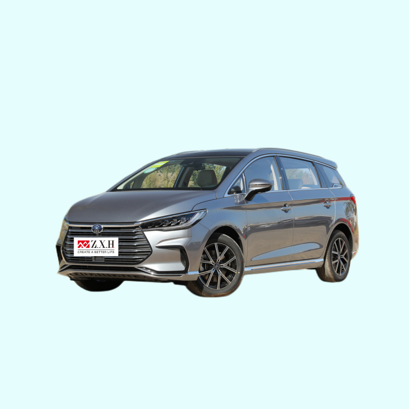 Electric car the flagship B YD Song PLUS made in China a five-door five-seat compact SUV has a range of 505 kilometers new car