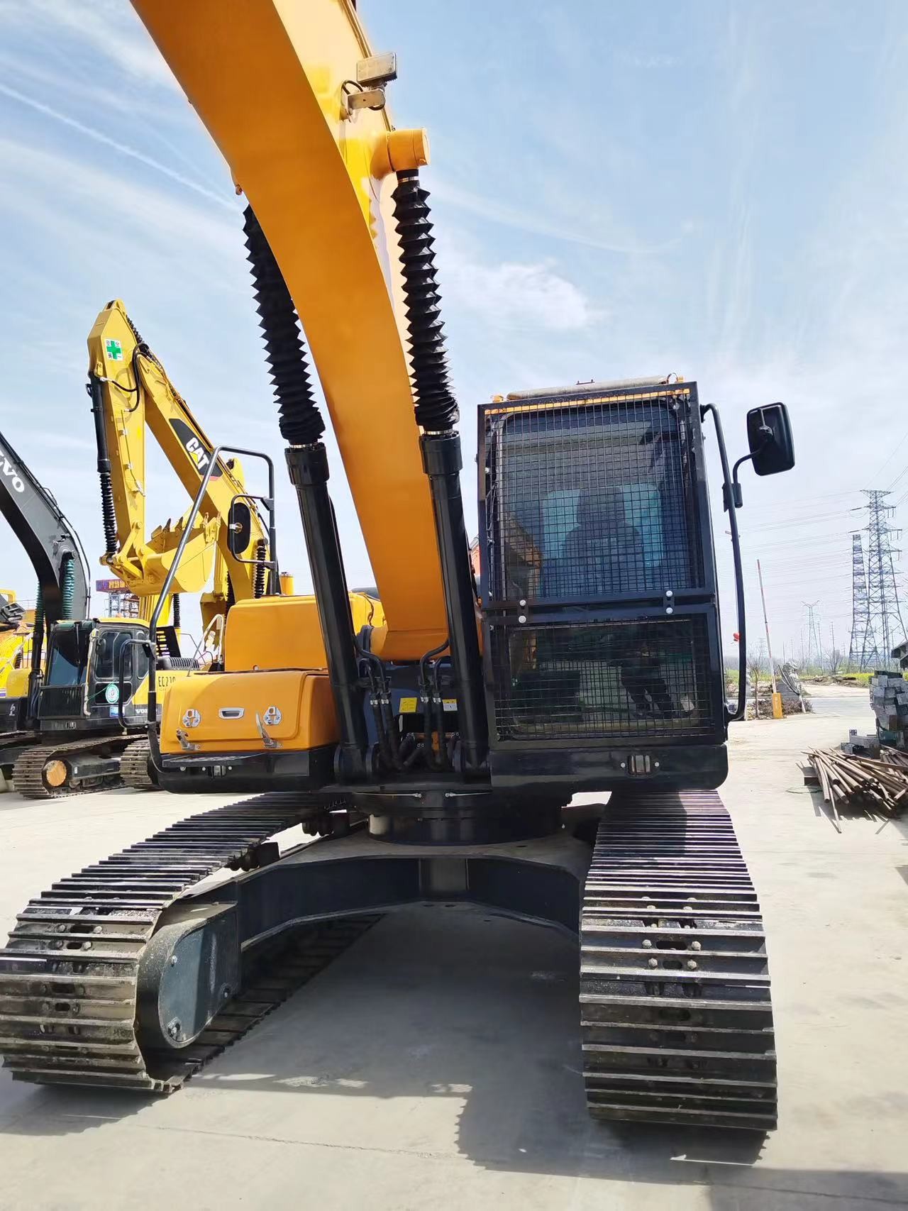 High Efficiency Medium Second Hand Excavator Hyundai 220 Excavator Used Digger