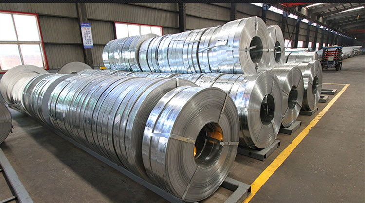 En 10147 0.4mm Hot Dipped Galvanized Steel Strip Gi Steel Sheet For Car Ceiling