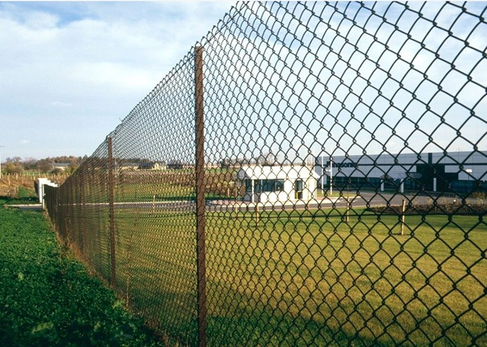 2.0-4.8mm Chain Link Wire Mesh Fence Metal Material For Security Protection