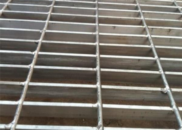 Buy cheap Hot Dipped Mild Steel Walkway Grating Light Weight Black / White Easy Installation from wholesalers